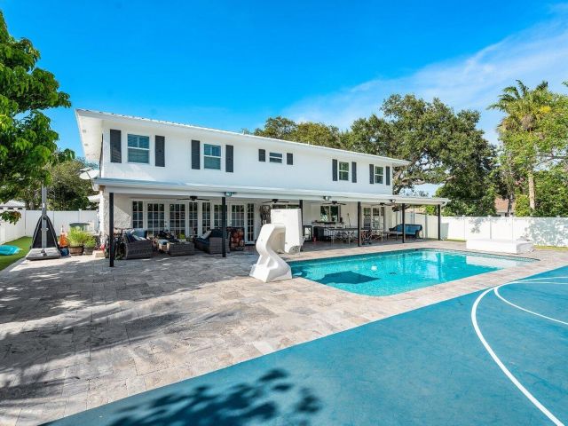 Дом в аренду по адресу 900 SW 16th Street - фото 5941599