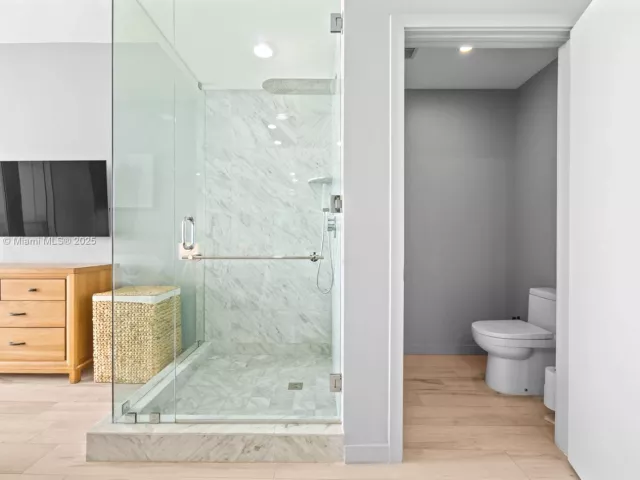 Продажа квартиры #4906 - фото 6077783