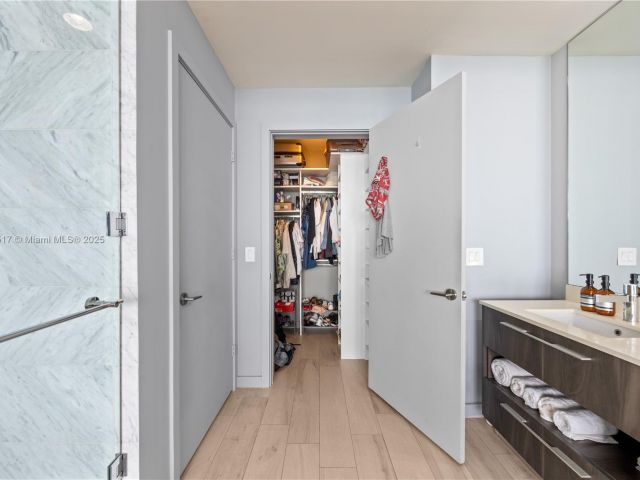 Продажа квартиры #4906 - фото 6077784