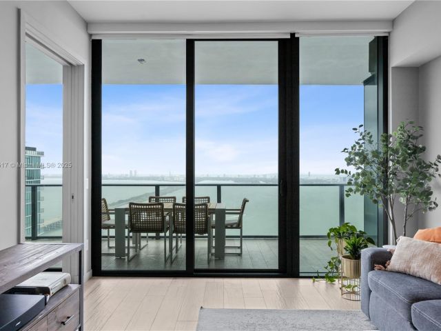 Продажа квартиры #4906 - фото 6077794