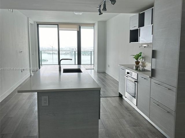 Продажа квартиры # - фото 5928165