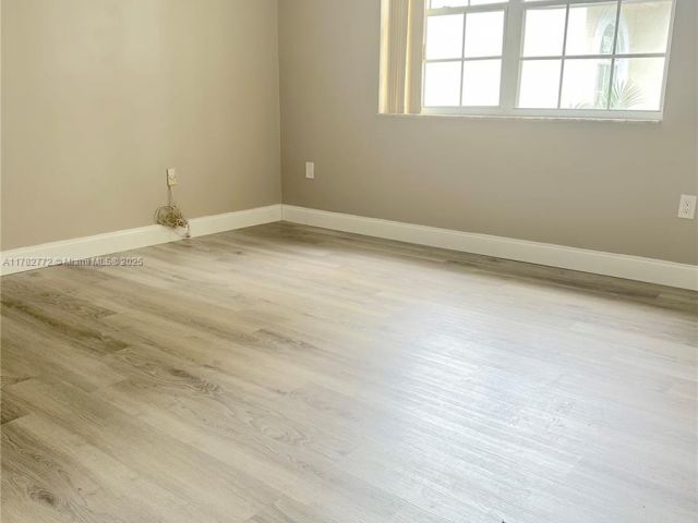 Продажа дома по адресу 412 NW 108th Ter - фото 5884017