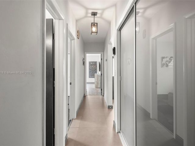 Продажа дома по адресу 425 NE 114th St - фото 5956146