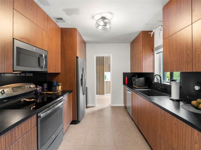 Продажа дома по адресу 425 NE 114th St - фото 5956151