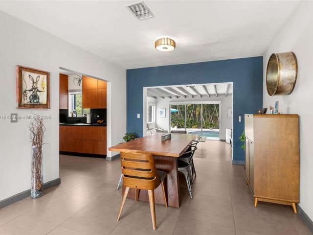 Продажа дома по адресу 425 NE 114th St - фото 5956155