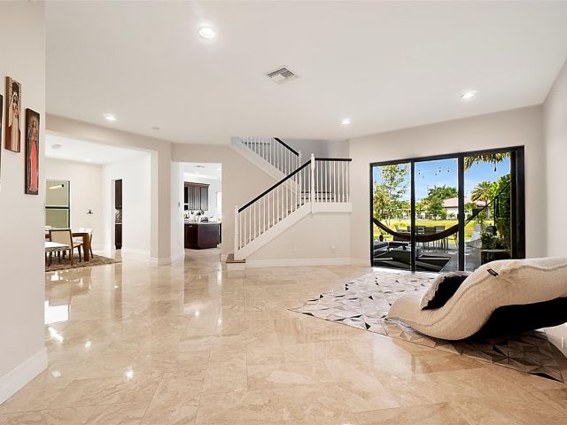 Дом в аренду по адресу 16621 Germaine Dr - фото 5880311