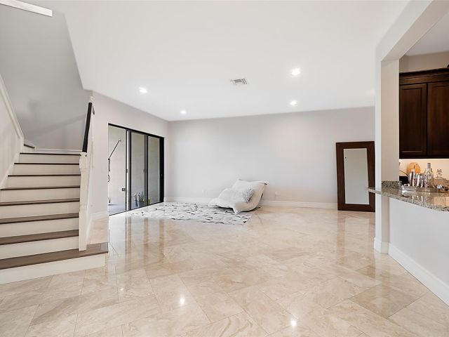 Продажа дома по адресу 16621 Germaine Dr - фото 5880279