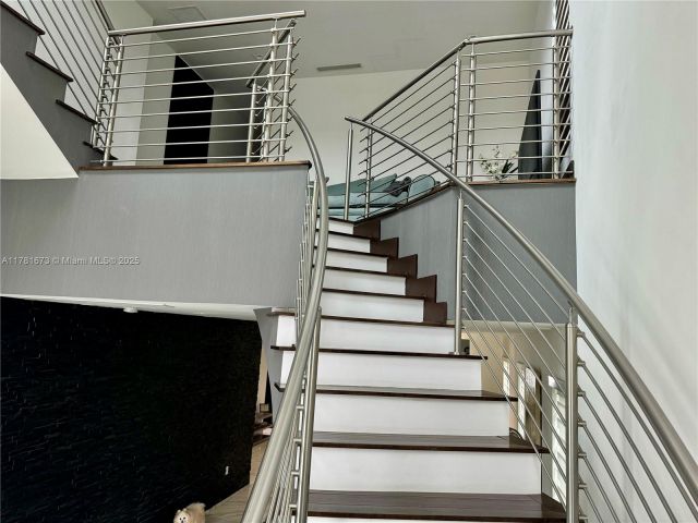 Продажа дома по адресу 8272 NW 33rd Ter - фото 5860948