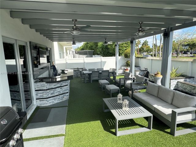 Продажа дома по адресу 8272 NW 33rd Ter - фото 5860950