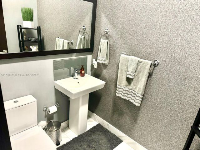 Продажа дома по адресу 8272 NW 33rd Ter - фото 5860961