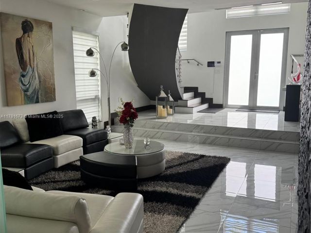 Продажа дома по адресу 8272 NW 33rd Ter - фото 5860964