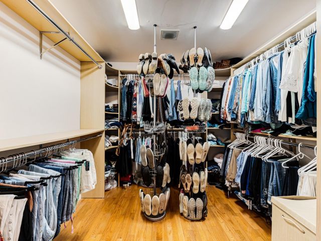 Продажа дома по адресу 2200 SE 8th St - фото 5980717