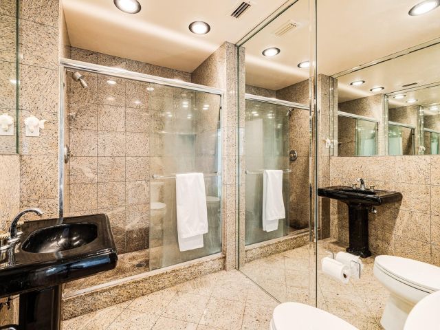 Продажа дома по адресу 2200 SE 8th St - фото 5980718