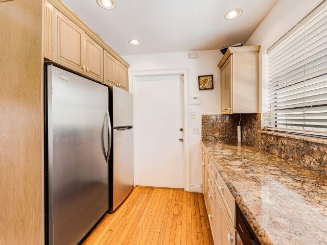 Продажа дома по адресу 2200 SE 8th St - фото 5980724