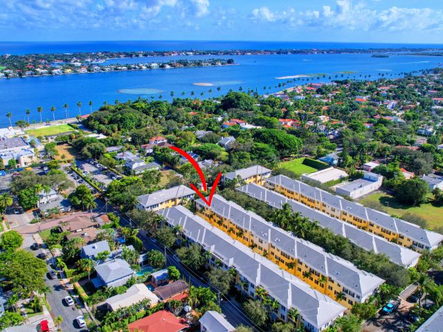 Дом в аренду по адресу 312 N Bromeliad - фото 5866497