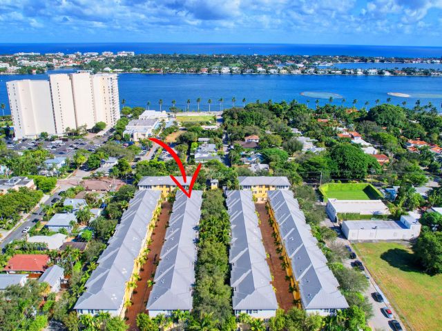 Дом в аренду по адресу 312 N Bromeliad - фото 5866498