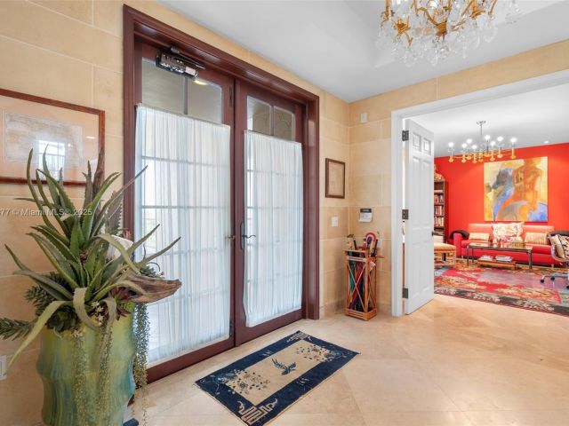 Продажа квартиры # - фото 5907000