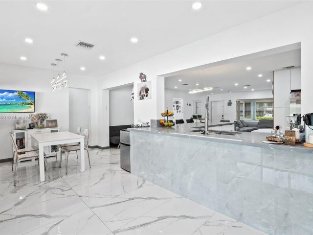 Продажа дома по адресу 5117 Washington St - фото 5875585