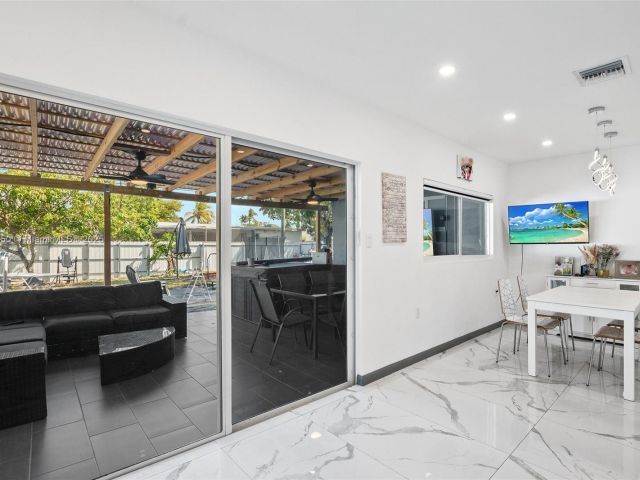 Продажа дома по адресу 5117 Washington St - фото 5875587