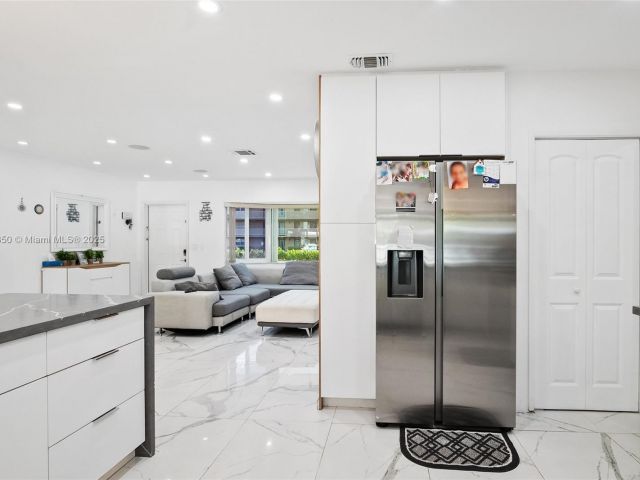 Продажа дома по адресу 5117 Washington St - фото 5875588