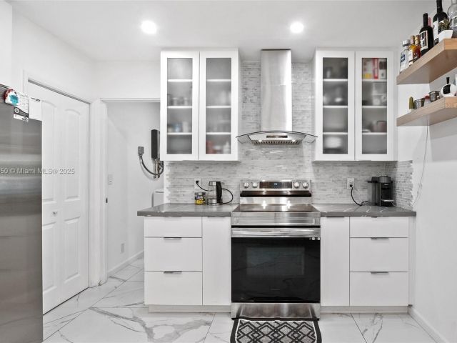 Продажа дома по адресу 5117 Washington St - фото 5875590