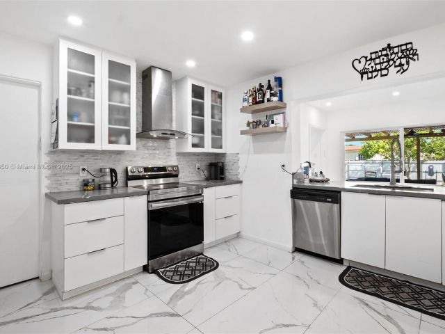 Продажа дома по адресу 5117 Washington St - фото 5875591