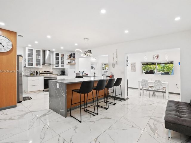 Продажа дома по адресу 5117 Washington St - фото 5875592