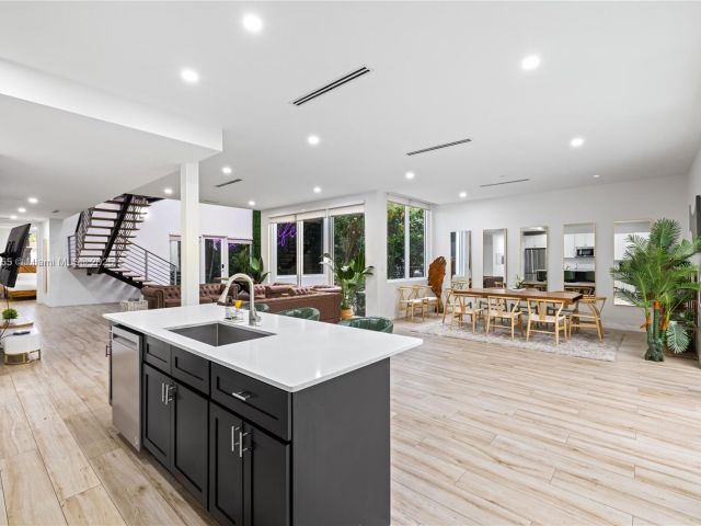 Дом в аренду по адресу 1816 SW 23rd St - фото 6264349