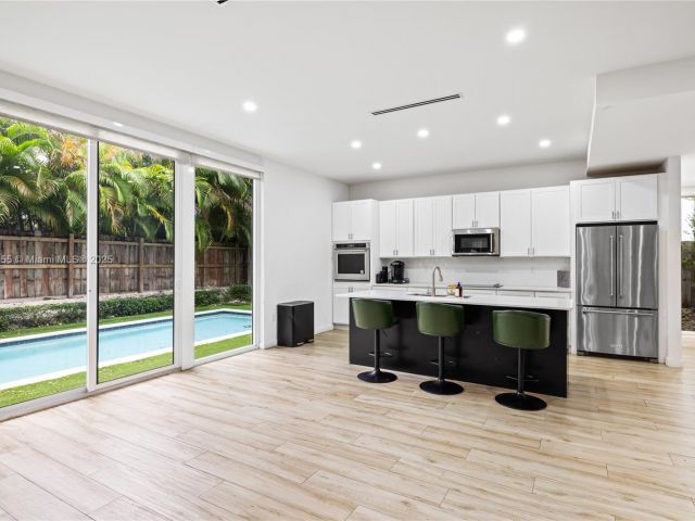 Дом в аренду по адресу 1816 SW 23rd St - фото 6264352