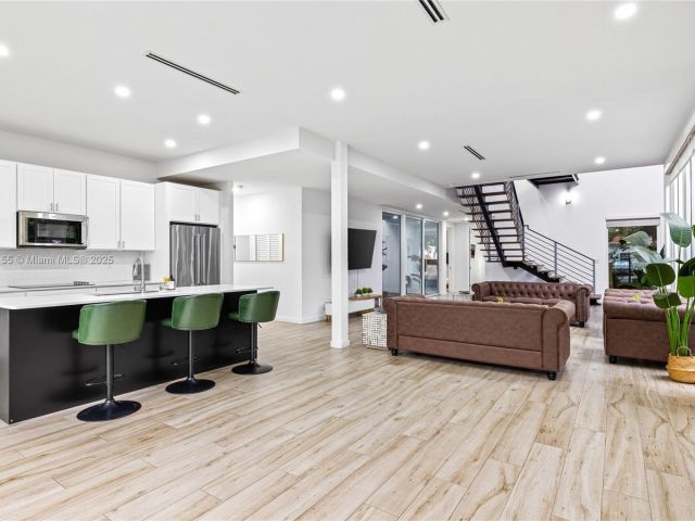 Дом в аренду по адресу 1816 SW 23rd St - фото 6264354