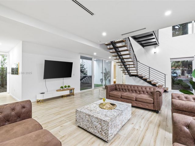 Дом в аренду по адресу 1816 SW 23rd St - фото 6264356