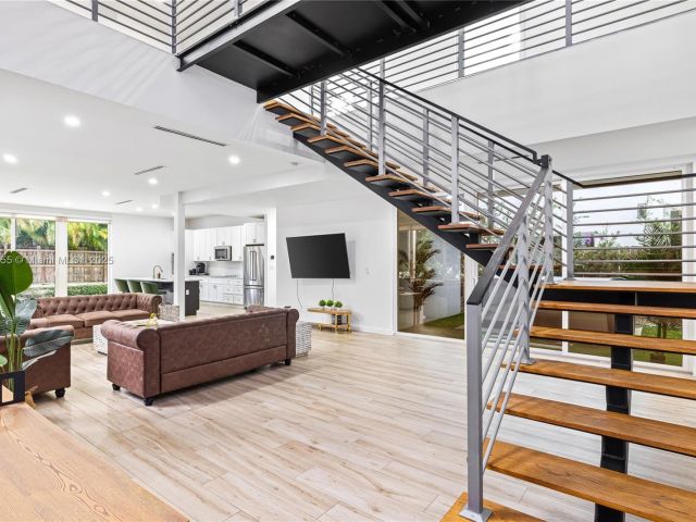 Дом в аренду по адресу 1816 SW 23rd St - фото 6264359