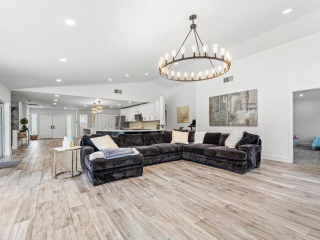 Продажа дома по адресу 7700 NE Spanish Trail Court - фото 6017506