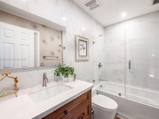 Продажа дома по адресу 9909 NW 52nd Ln - фото 5859258