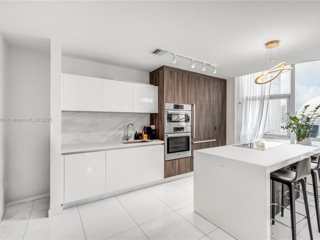 Продажа квартиры #1102 - фото 5923469