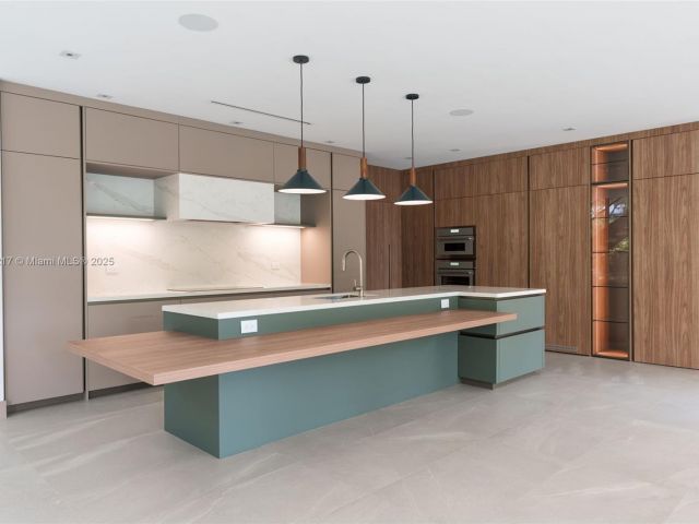 Продажа дома по адресу 510 NE 52nd St - фото 5930405