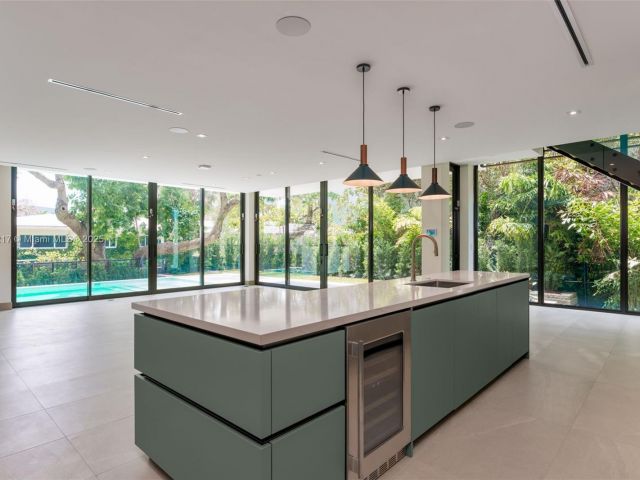 Продажа дома по адресу 510 NE 52nd St - фото 5930406