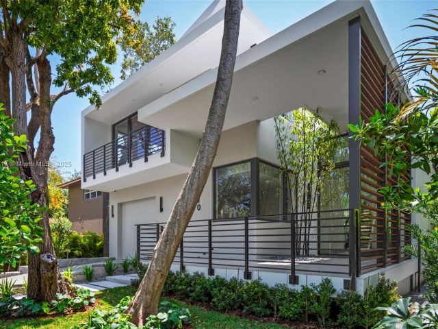 Продажа дома по адресу 510 NE 52nd St - фото 5930414