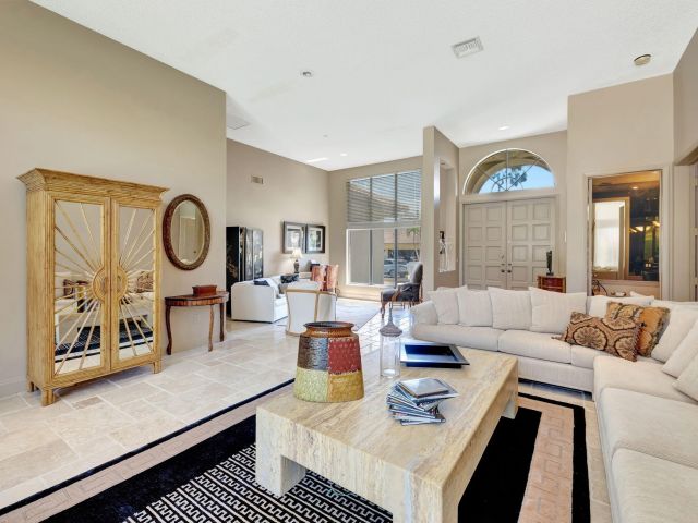 Продажа дома по адресу 17677 Charnwood Drive - фото 6075613