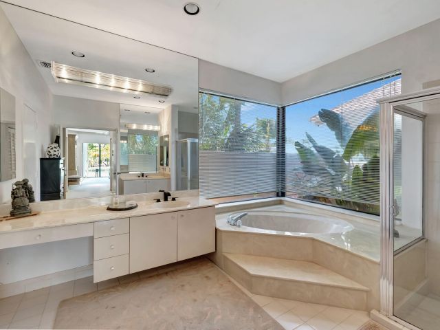 Продажа дома по адресу 17677 Charnwood Drive - фото 6075616