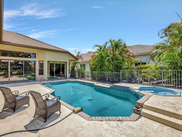 Продажа дома по адресу 17677 Charnwood Drive - фото 6075619