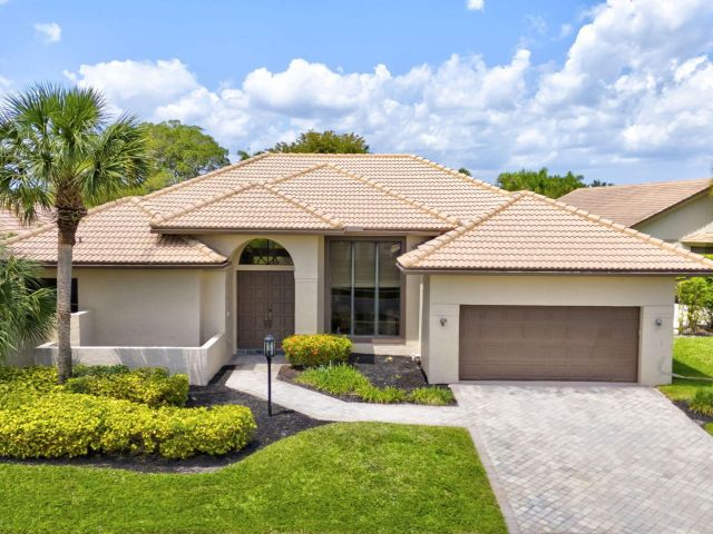 Продажа дома по адресу 17677 Charnwood Drive - фото 6075621