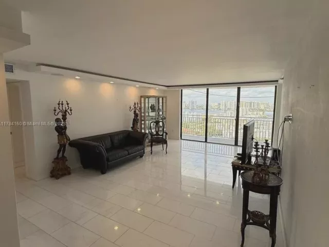 Продажа квартиры # - фото 5935421