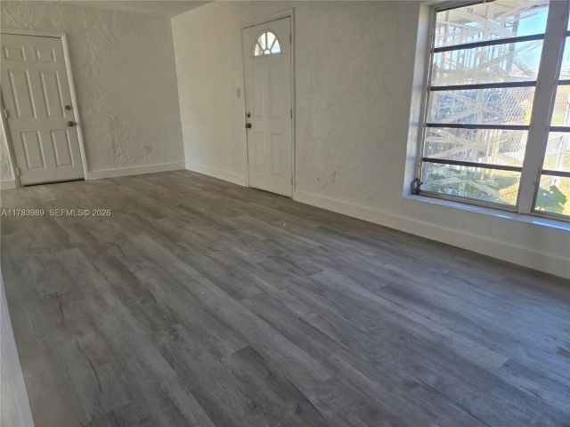 Дом в аренду по адресу 3310 NW 214th St - фото 7457041