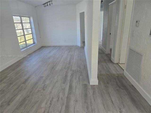 Дом в аренду по адресу 3310 NW 214th St - фото 7457043