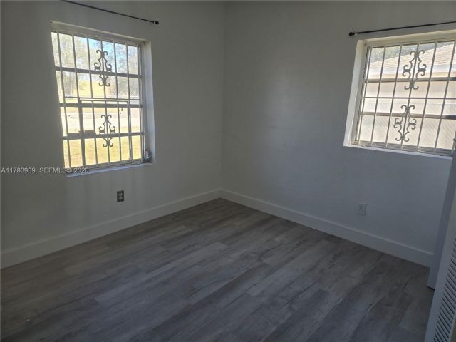 Дом в аренду по адресу 3310 NW 214th St - фото 7457045