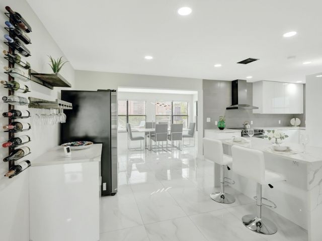 Продажа дома по адресу 400 NW 20th Street - фото 6271529