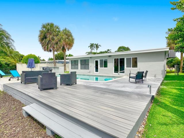 Продажа дома по адресу 400 NW 20th Street - фото 6271533