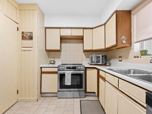 Продажа дома по адресу 1340 Adams St - фото 5938511