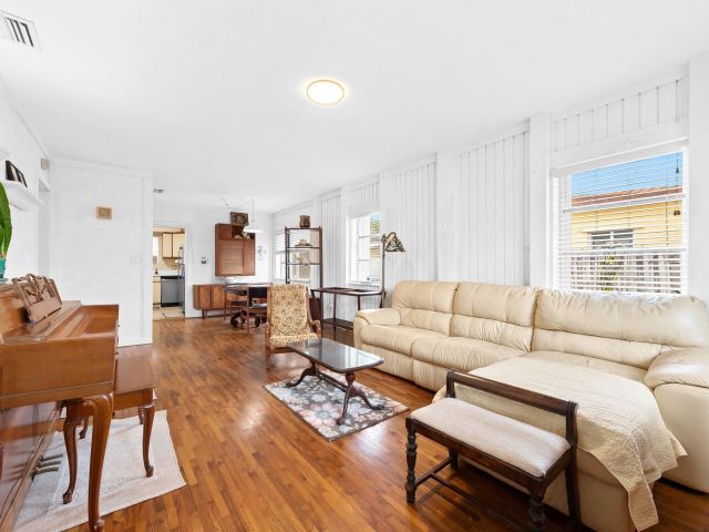 Продажа дома по адресу 1340 Adams St - фото 5938515